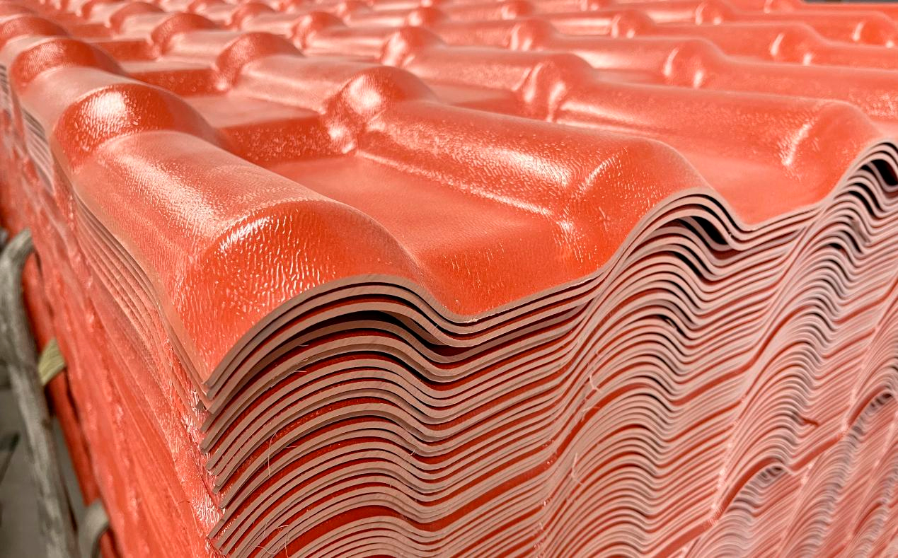 購(gòu)買(mǎi)合成樹(shù)脂瓦時(shí)，選擇經(jīng)營(yíng)模式為廠家直供，有什么巨大的優(yōu)勢(shì)呢