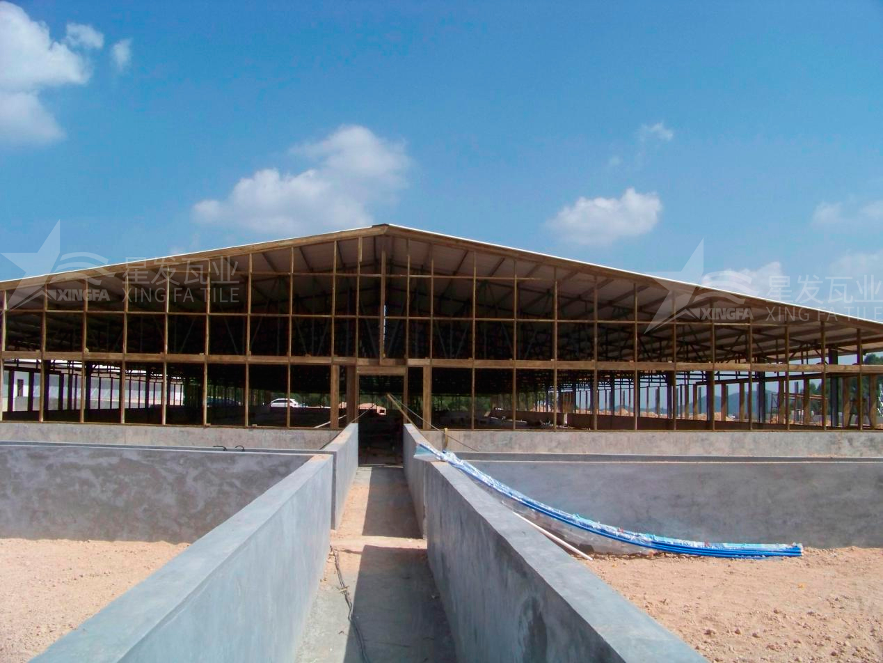 廠房屋頂用PVC中空隔熱瓦的好處？為啥廠房老板愛(ài)用PVC中空隔熱瓦