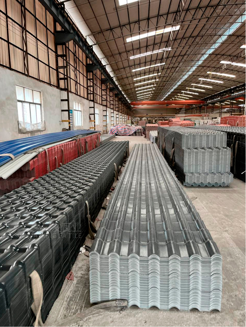 實力合成樹脂瓦生產(chǎn)廠家直銷的3大優(yōu)勢！