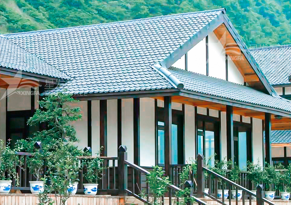 抵御炎炎夏日，用合成樹脂瓦為涼亭加裝“遮陽傘”