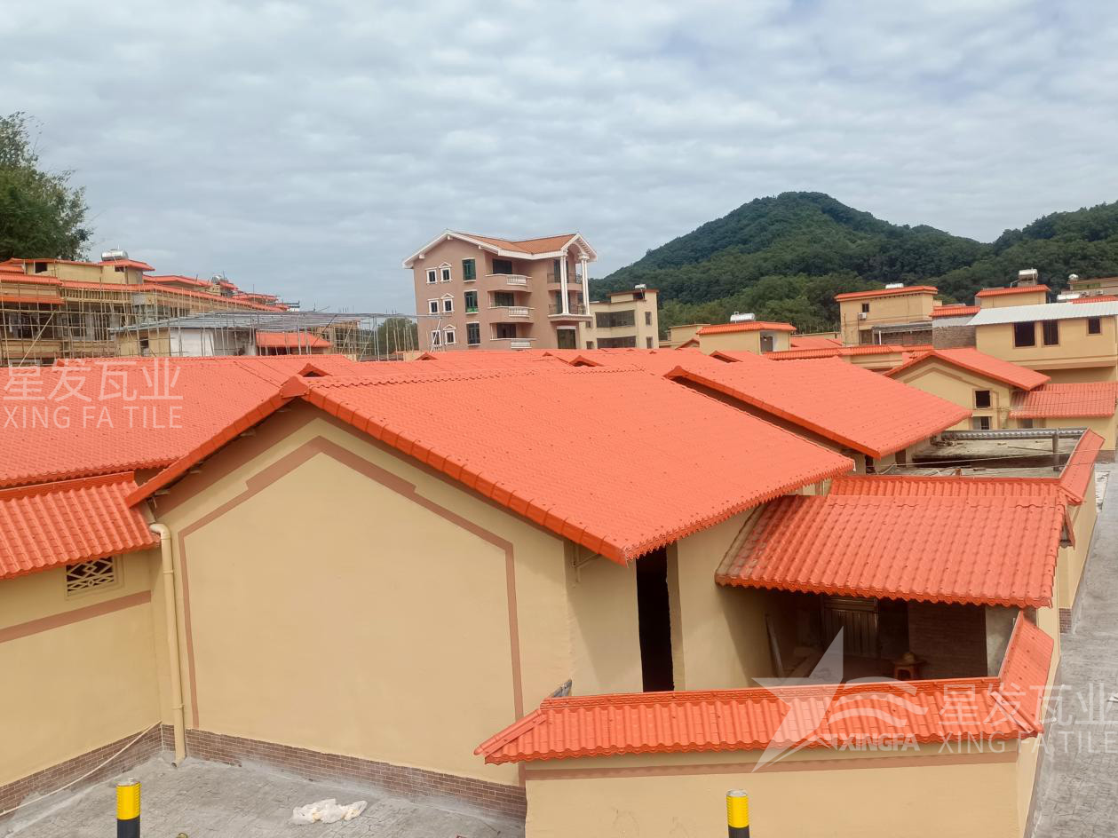 從傳統(tǒng)瓦片升級到合成樹脂瓦，讓農(nóng)村房屋煥發(fā)新生！