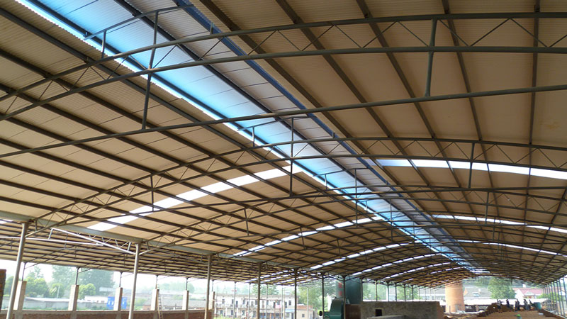 遇上雷陣雨時，屋面上的絕緣樹脂瓦是否安全？是否導電？